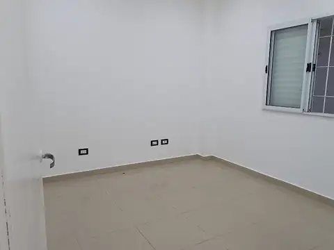 LOCAL EN ALQUILER - ZONA CENTRO | 90m2 | FRENTE COMPLETAMENTE VIDRIADO