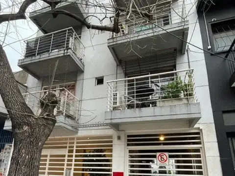 MONOAMBIENTE CON BALCON, PLACARD, AIRE ACONDIC, VISTA ABIERTA ! COCHERA OPTATIVA.