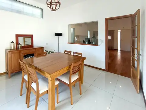 Casa en Venta en Alberdi, USD 228.000