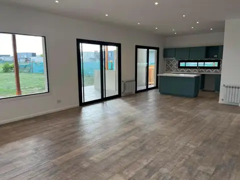 Casa 5 ambientes con 3 baños