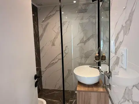 VENTA DPTO 4 AMB CON BALCÓN CORRIDO Y ESPACIO DE COCHERA