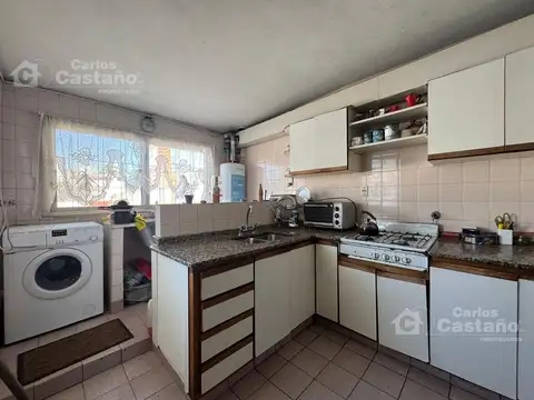 Depto Tipo Casa 4 ambientes con 2 baños
