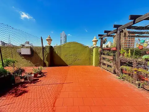 VENTA PH 4 Ambientes con Patio y Terraza en Monserrat