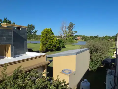 Casa 7 ambientes con 3 baños