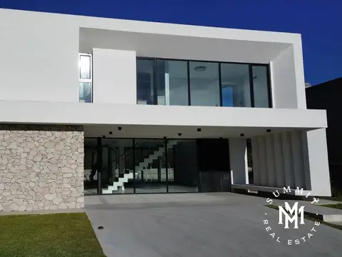 Casa en  Venta 5 amb Greenville Financiada!