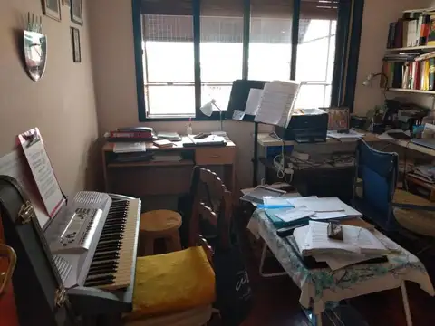 Casa 9 ambientes con 3 baños