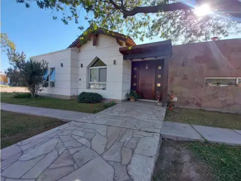 Venta de casa B La Barraca. Guaymallén.