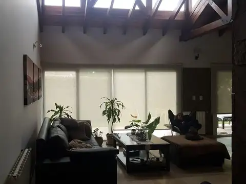 Casa en Venta en Coronel Dorrego, USD 332.000