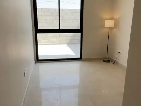 Casa 6 ambientes con 2 baños
