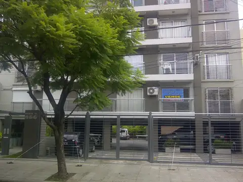 MORON CENTRAL - DEPTO DE 2 AMBIENTES CON BALCON- AIRE ACONDICIONADO- CONTRAFRENTE - EDIFICIO CON PISCINA