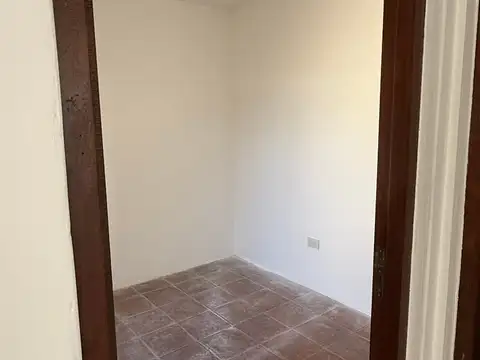Casa en Alquiler con 2 cocheras