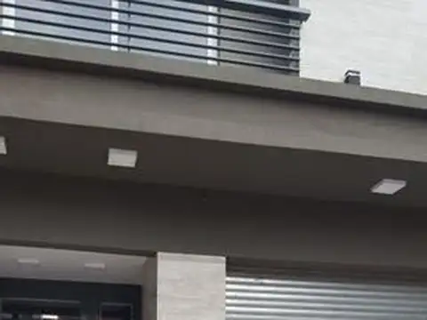 Local en Venta en Villa Luzuriaga, USD 160.000