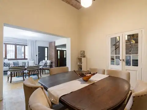 Venta casa lote propio en Villa Urquiza (acepta permuta)