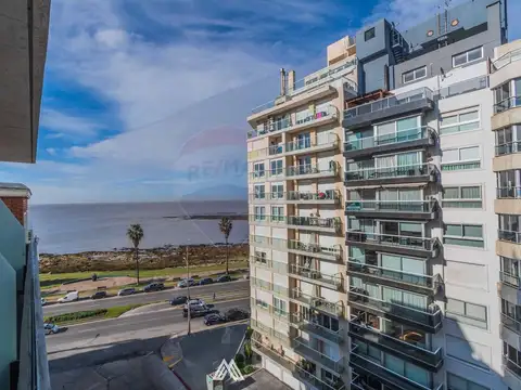 Monoambiente c/escritorio y terraza. Prox. Rambla