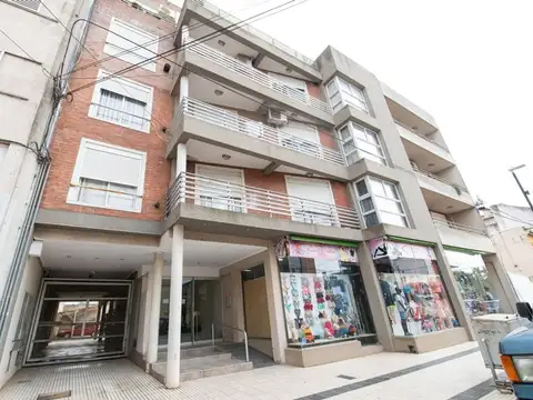 DEPARTAMENTO 3 AMBIENTES EN PLENO CENTRO VT