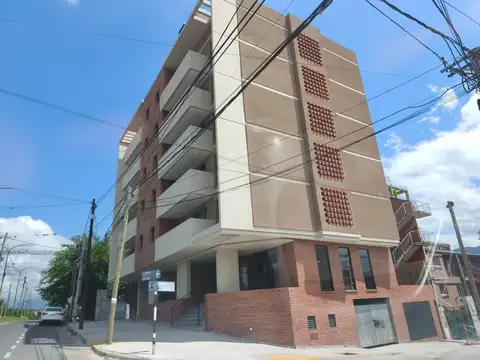 Av Bolivia al 2200