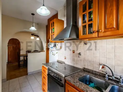 VENTA CASA 5 AMB QUINCHO Y PILETA UBICADO EN SÀENZ PEÑA
