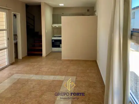 Depto Tipo Casa en Venta de 3 ambientes