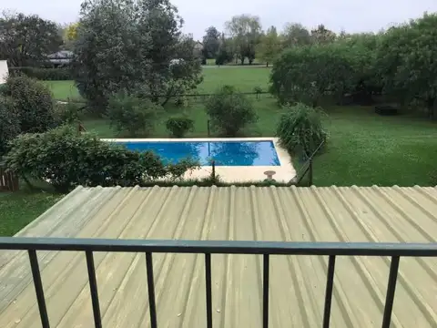 Alquiler - Casa Amoblada en Barrio Los Alcanfores - Pilar