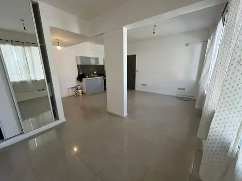 Depto Tipo Casa en Alquiler en Liniers, $ 650.000