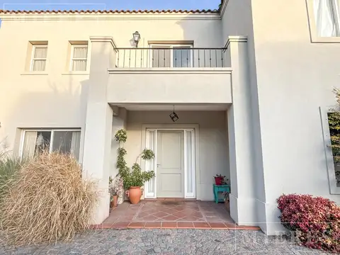 Casa en Alquiler de 3 dormitorios