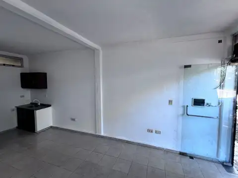 Local en Alquiler en Villa Centenario, $ 450.000