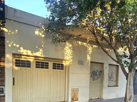 Galpón y oficinas 375m2 o vivienda multifamiliar