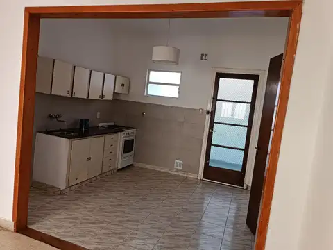 Depto Tipo Casa en Alquiler de 3 ambientes