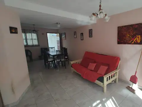 Casa 3 ambientes con 2 baños