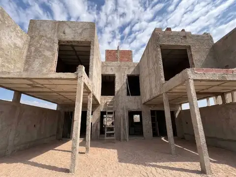 VENTA DUPLEX 3 DORMITORIOS CUESTAS DE MANANTIALES