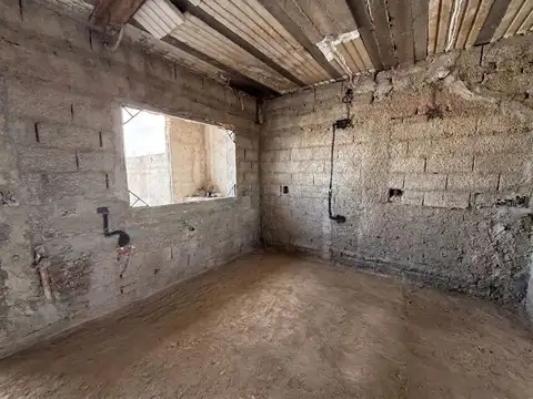 Casa 4 ambientes con 1 baño
