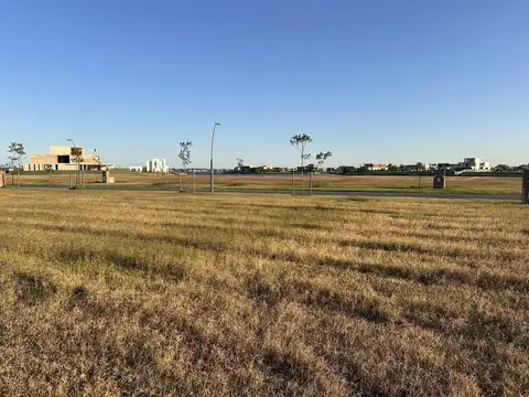 Terreno en Venta 20  mts Frente