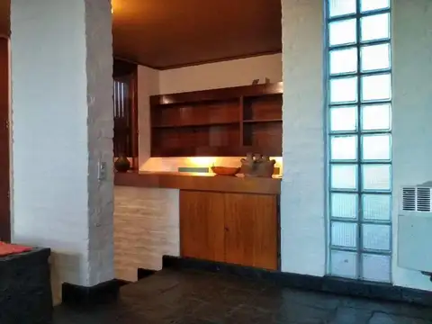 EXCELENTE CASA DE 4 DORM. PISCINA