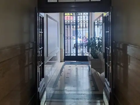 Corrientes 1200, Piso 5