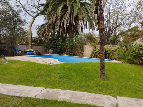 Casa 5 ambientes con 3 baños