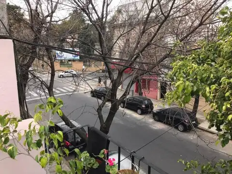 Depto Tipo Casa en Venta 80 años