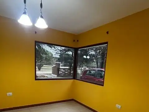ALQUILER – CASA EN CAMPOS DEL VIRREY - 2 HABITACIONES