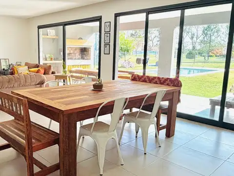 Casa en Venta en Manzanares, USD 240.000