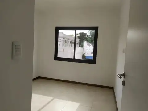 Depto Tipo Casa en Venta en Quilmes Oeste, USD 59.000