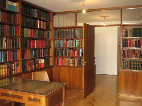 Excelente departamento/oficina al frente en 3° piso con kitchinette!