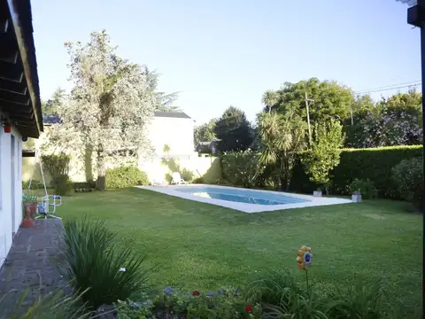 Venta de Casa en Manuel B Gonnet, entre caminos, La Plata.
