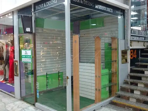LOCAL EN VENTA EN PLANTA PRINCIPAL, EXCELENTE UBICACION, GALERIA LAS VEGA, ACEPTA FINANCIACIÓN 