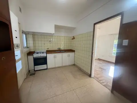 Casa de  4 ambientes en alquiler Zona Chauvin