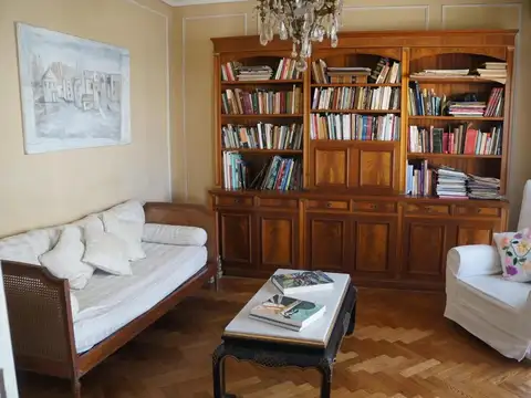 Amplio y Super Luminoso Piso 3 dormitorios y dependencia en Recoleta