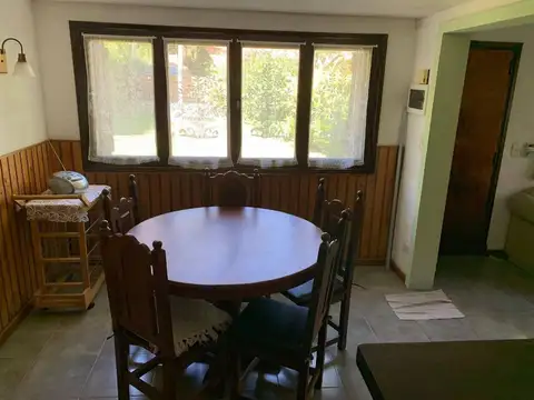 Casa en Alquiler con 1 cochera