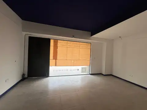 Excelente Local en Mataderos