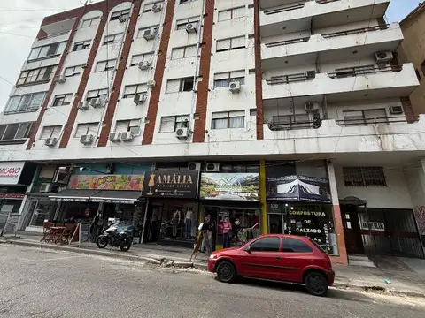 25 De Mayo 400, Piso 1