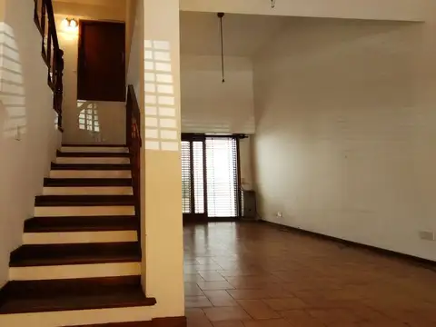 Casa en Alquiler de 3 dormitorios
