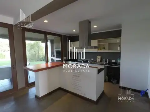 Casa 5 ambientes con 3 baños