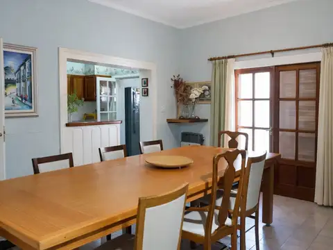 Casa 7 ambientes con 3 baños